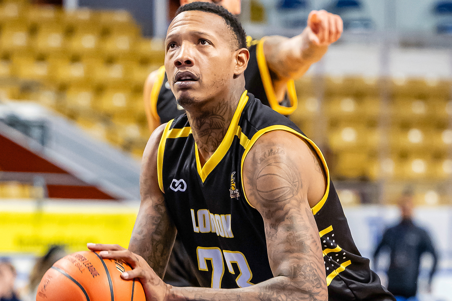 London Lightning Electrify the Montreal Toundra with a 109-98 win!