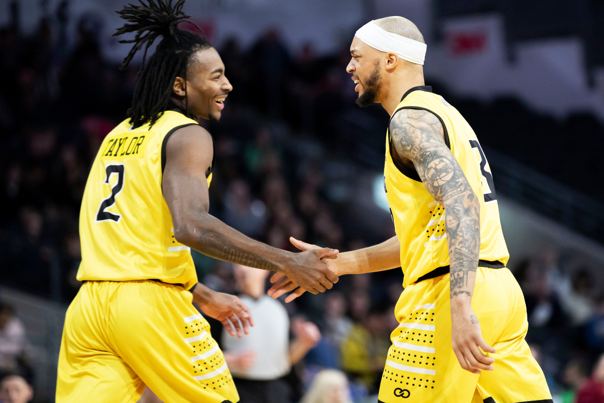 LONDON LIGHTNING SECURES ANOTHER W AGAINST SUDBURY 5